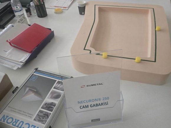 Otomotivde Hassasiyetin Görünmez Kahramanları: Necuron® Cam Gabarileri